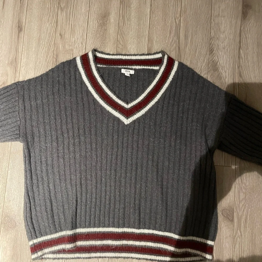 Ardene Gray V-Neck Sweater with Red and White Accents - Picture 1 of 1